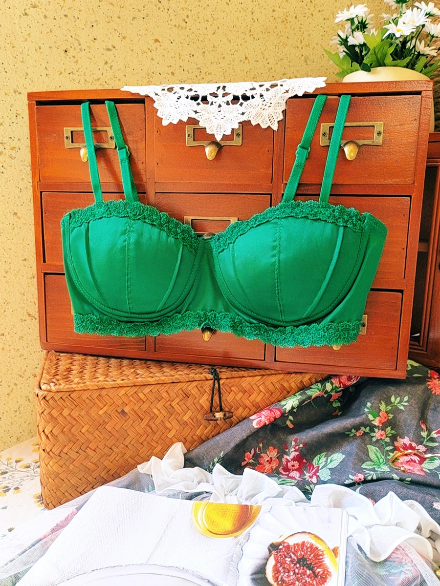 Vintage light luxury lingerie women sexy non-steel ring lace satin bras surface thin comfortable underwear bra girls