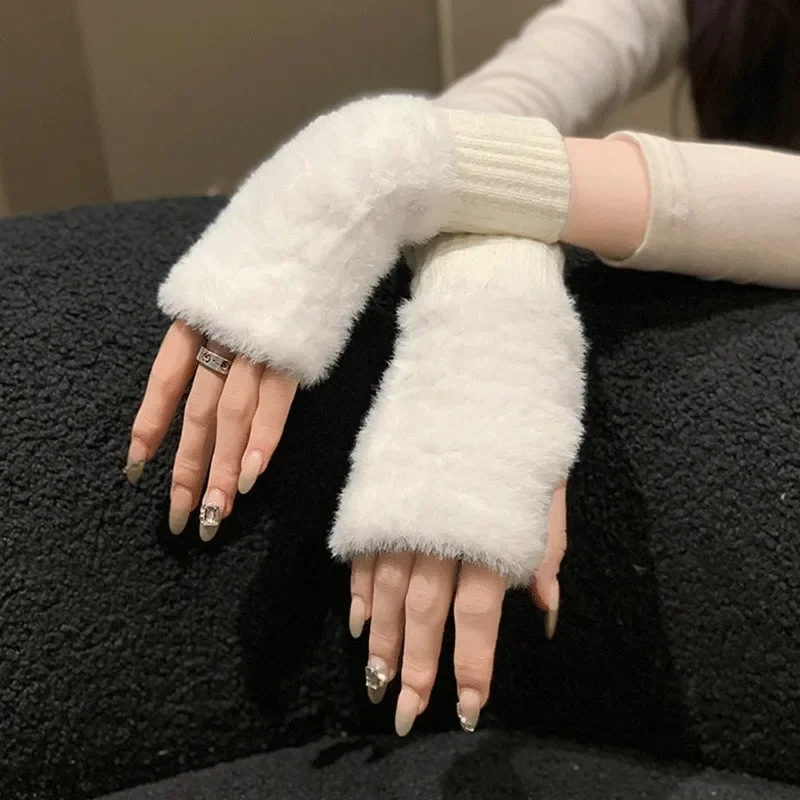 

2024 New Mink Fleece Half Finger Gloves for Women's Soft Winter Warmth Luxury Solid Color Plush Knitted Fingerless Gloves