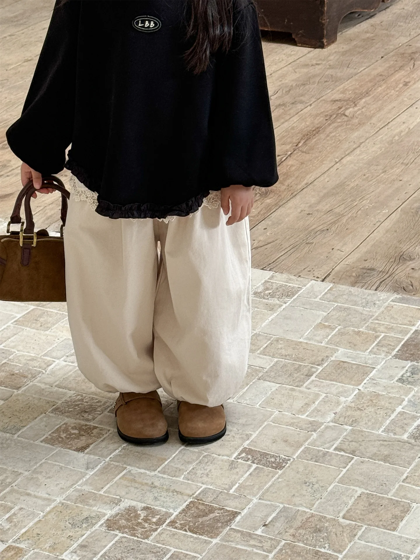 

Girls Pants 2025 Autumn Korean Version Spliced Lace and Lace Long Pants Loose Casual Lantern Pants Versatile for Daily Wear