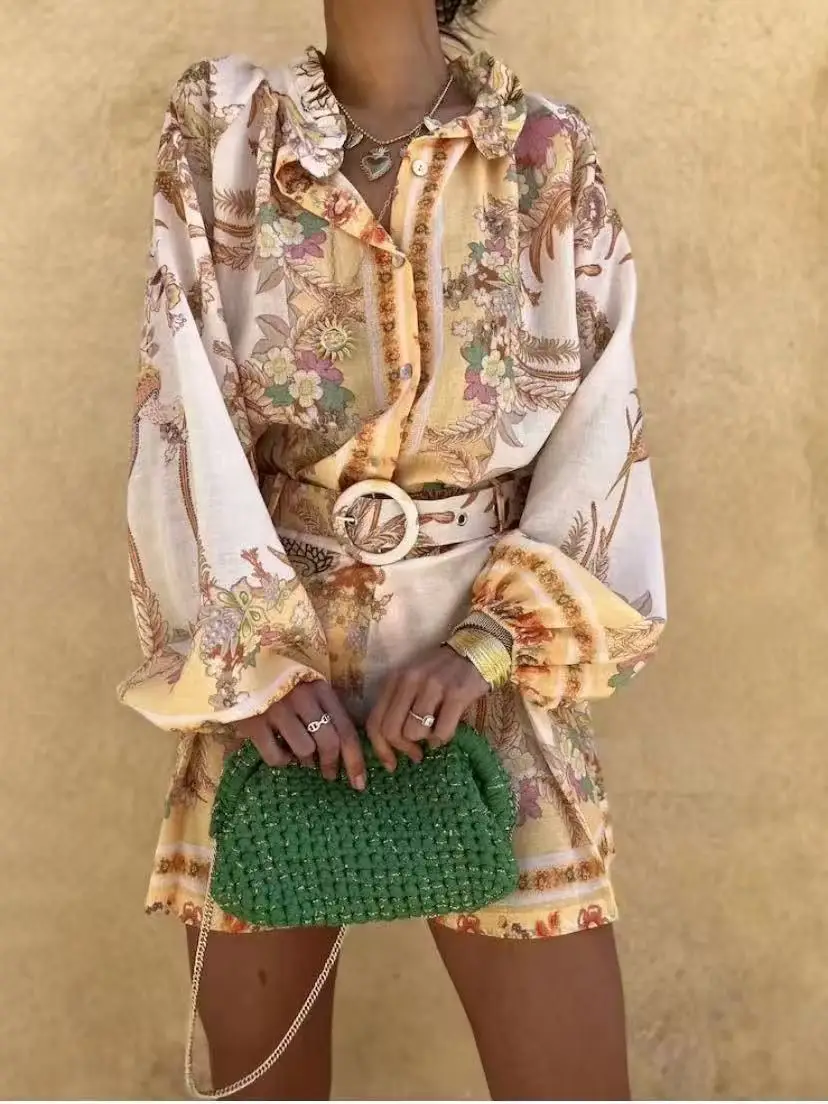 Early spring court-style single-breasted collar, frilly sleeve, single-button front printed short pants set