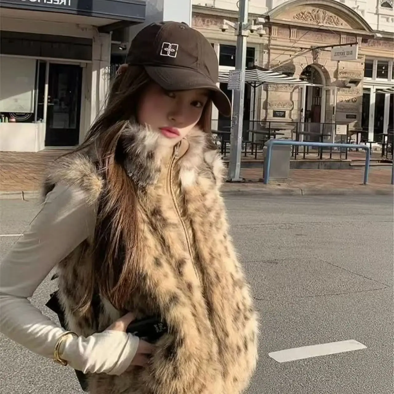 Double-sided Wear Fashionable Gradual Change Snow Milk Leopard Vest 2026 Autumn and Winter New Fur Coat