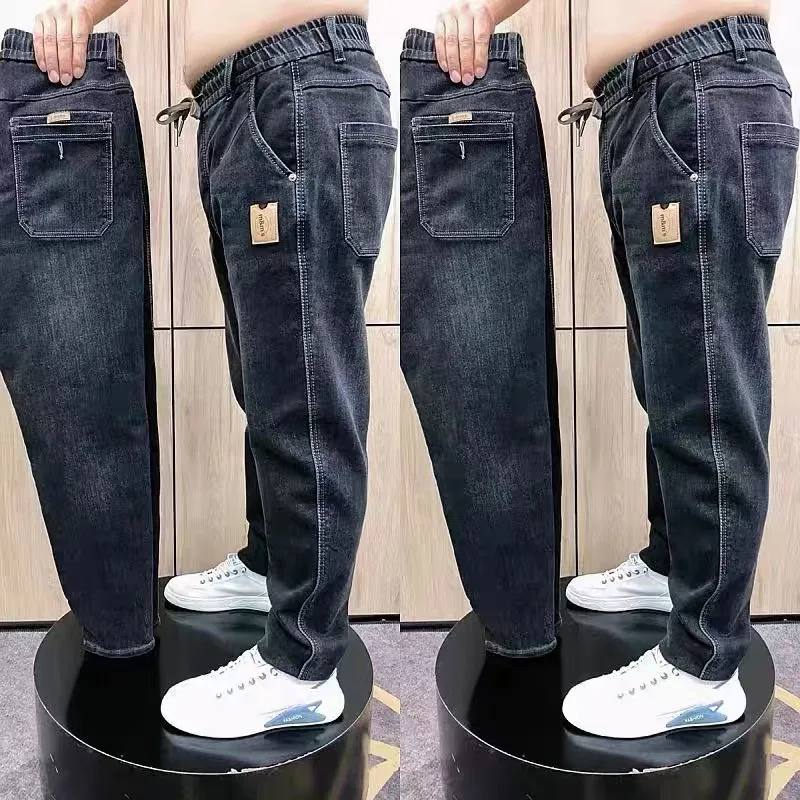 

Новые модные джинсы для папы с эластичной резинкой на талии, мужские свободные джинсы больших размеров, модные повседневные шаровары с высокой талией, микрострейч