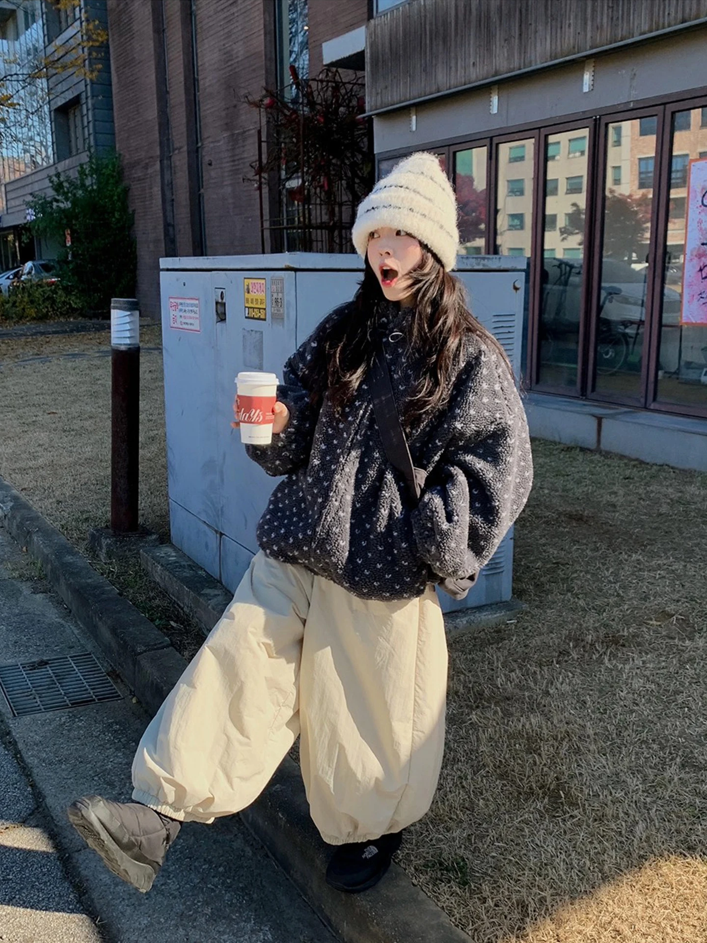 السيدات Thiened ort لامب الفراء Jaet شتاء جديد Sle كسول Sle معطف القطن الجزء العلوي من الجسم القلب نقطة التطريز الدفء الحد