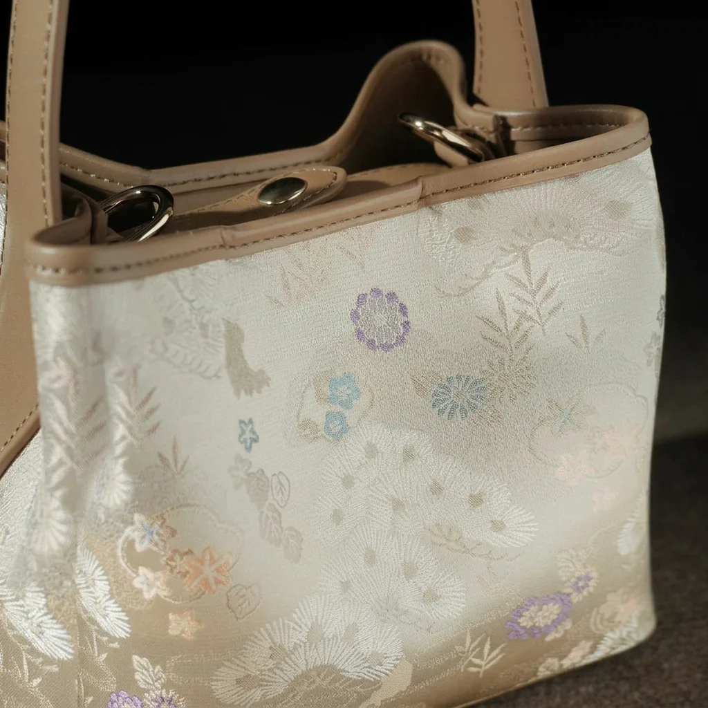 

Song Brocade Handbag Minimalist Printed Bucket Bag Cowhide Crossbody Bag Elegant Convertible Handbag For Chinese Outfit Date