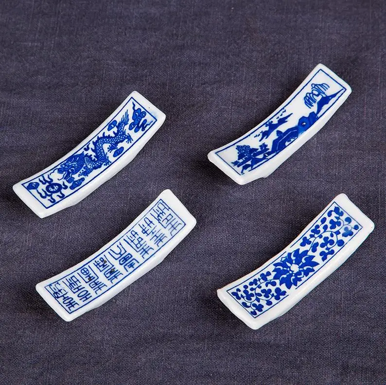 100pcs Retro Pattern Blue And White Porcelain Ceramic Chopstick Holder Creative For Sushi Stick Spoon Give gifts ni121