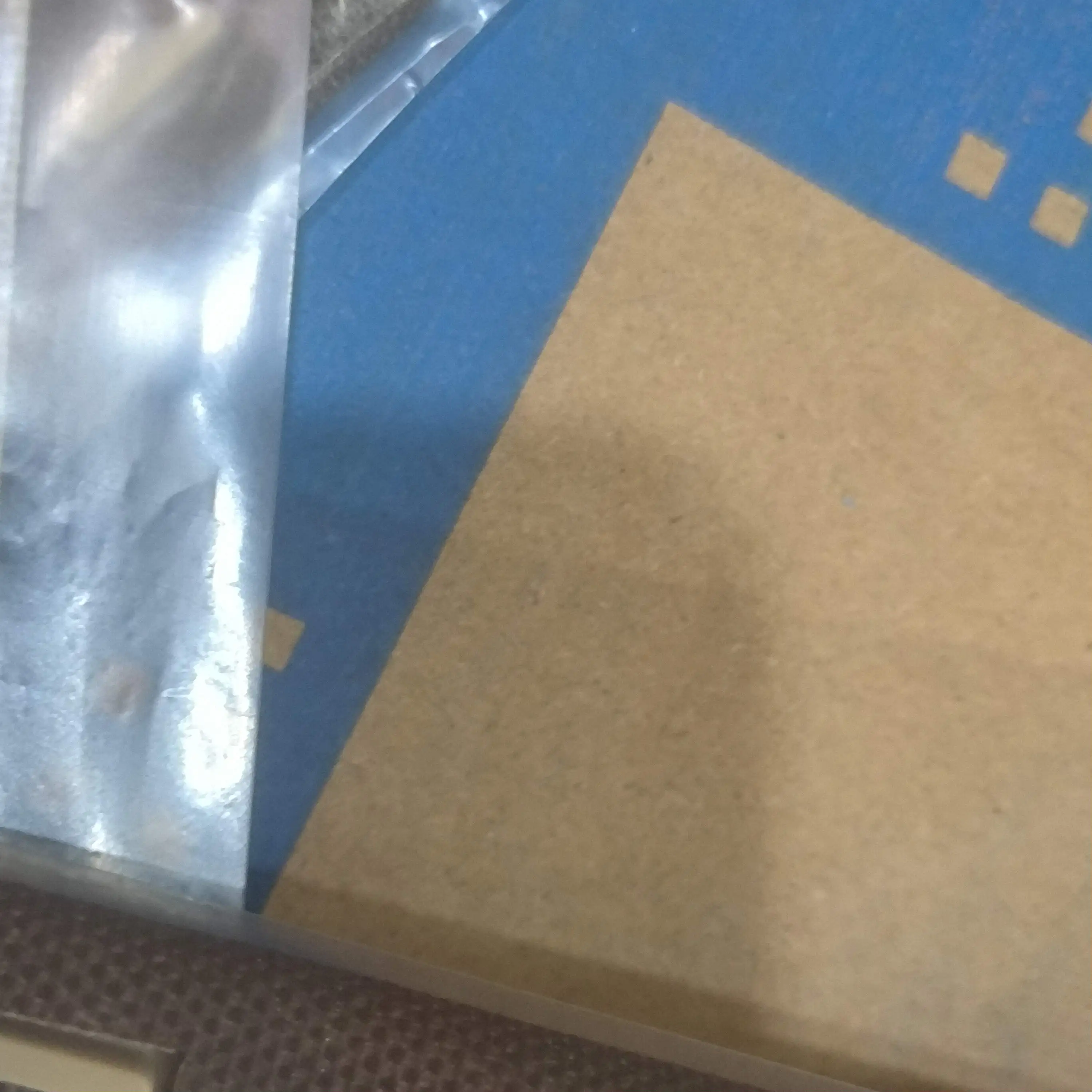 

FK-1150 302RV93050 Держатель масляной накладки для Kyocera M2040 M2135 M2235 M2540 M2635 M2640 M2735 M2835 P2040 P2235 P2335