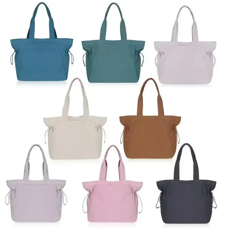 

2025 Hot Lulu Tote Bag 18l Storage Bags Waterproof Yoga Leisure Sports Shoulder Women Casual Fashion Minimalist Sports Bag
