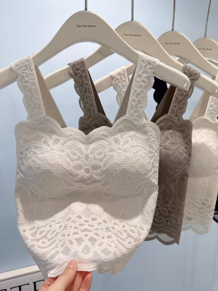 

Sexy Lace Bralette Top - Wide Strap Cami with Padding, Wave Trim & Anti-Slip Design, Women's Lingerie Layering Vest