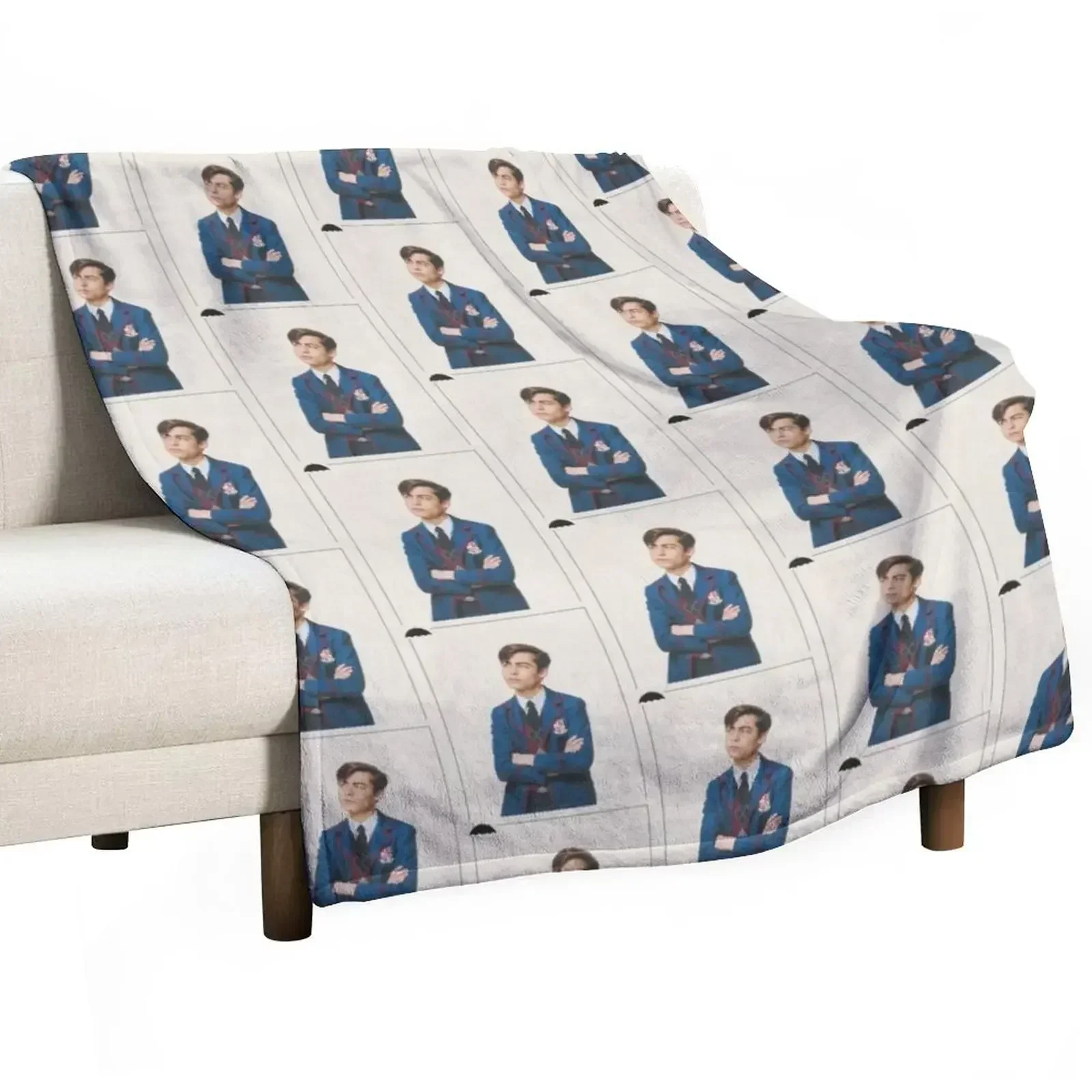 Five Hargreeves The umbrella academy Throw Blanket Furry Weighted Blankets