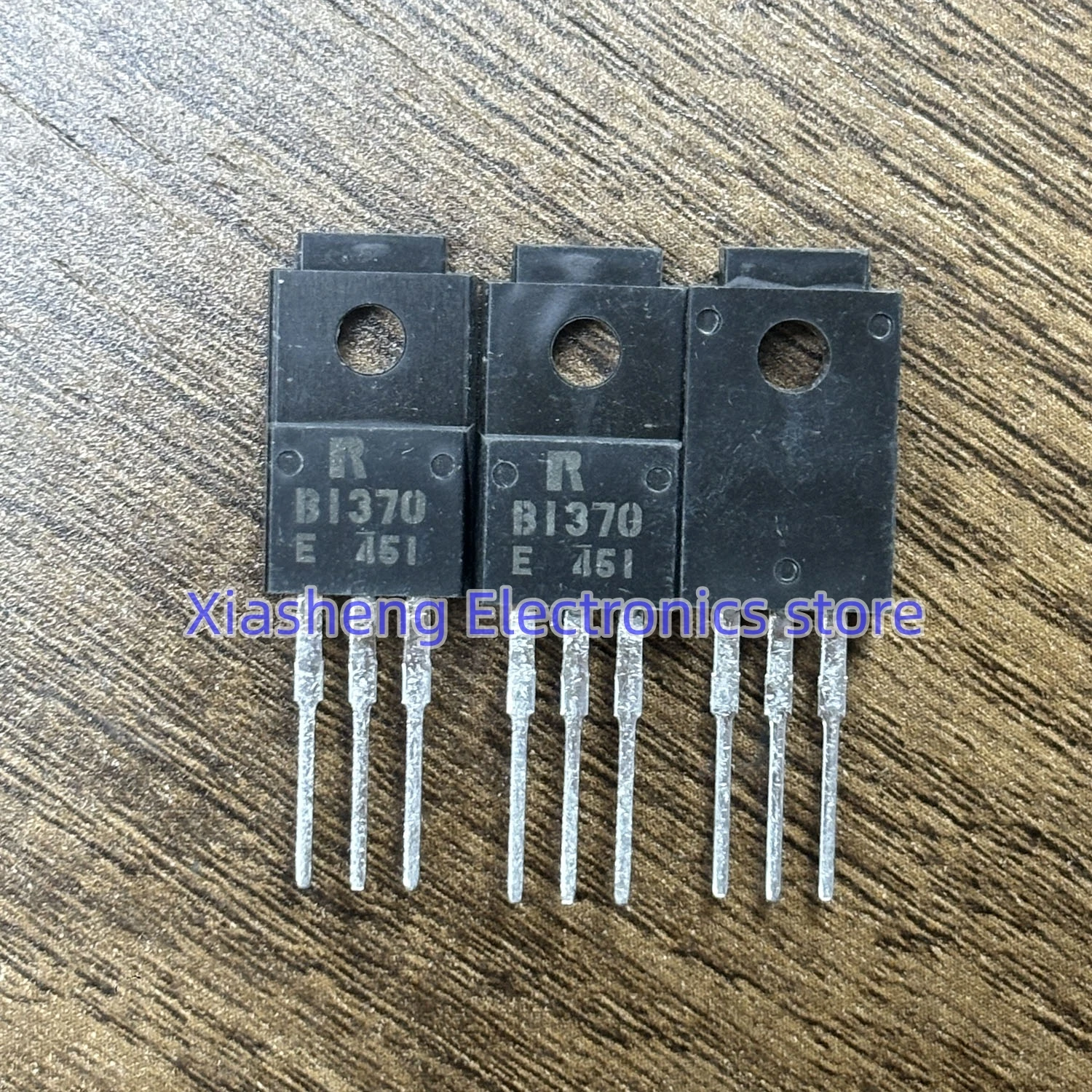 

New Original 20Pcs 2SB1370 B1370 TO-220F Transistor In Stock Good Quality