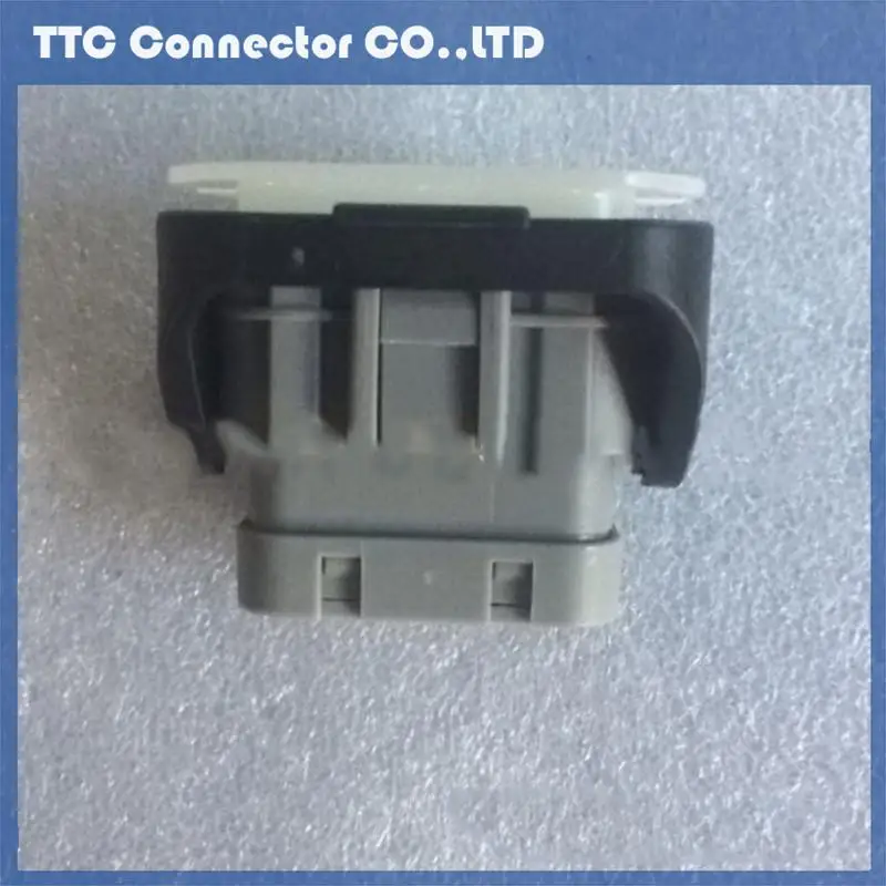 

1pcs new and origianl connector HC18B-S32