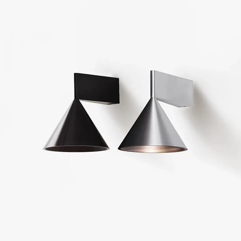 Nordic Designer-Style Minimalist Metal Wall Light Italian Minimalist Bedroom Bedside Tapered Wall Sconce Living Room Hallway
