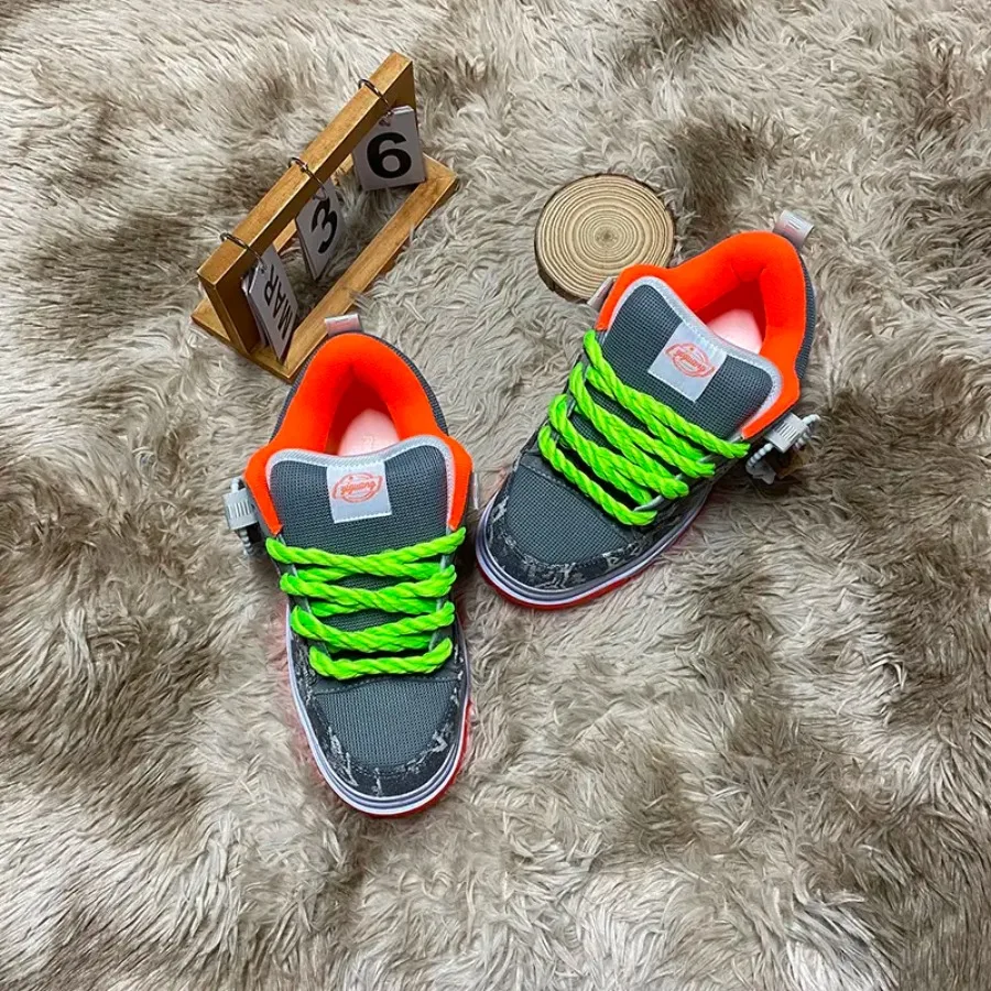 

New Low-Top Wide-Fit Skate Shoes Volcano Gray Men's Sneakers Casual Shoes Light Luxury Comfortable Unisex Niche Trendy Shoes Fa