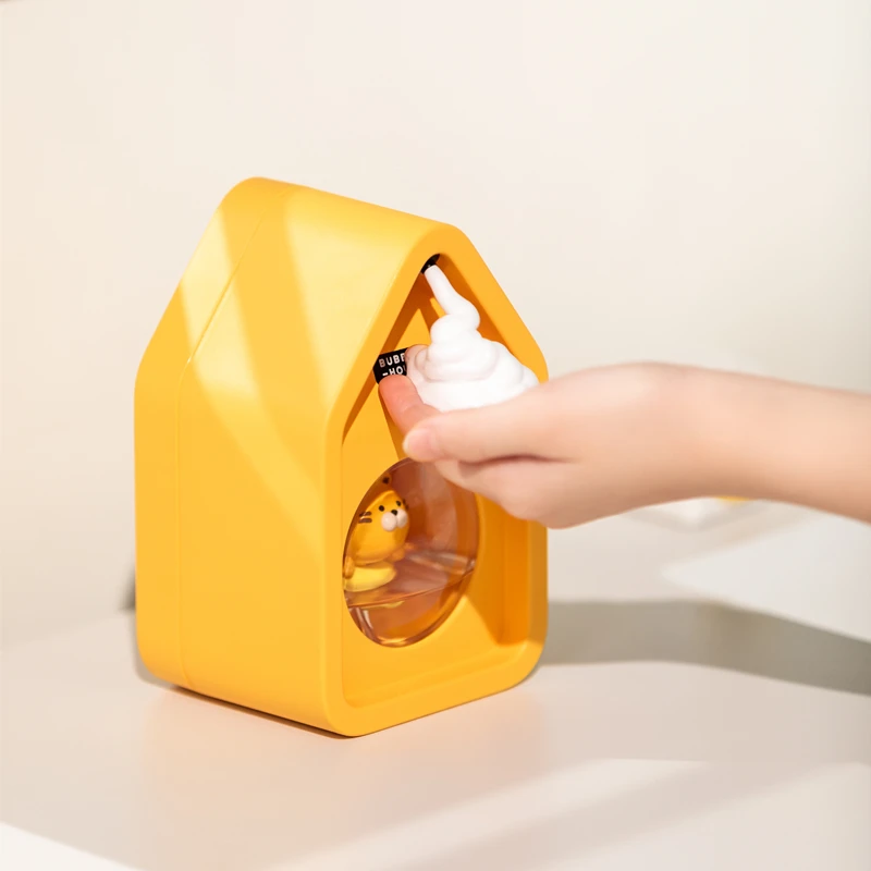 Newest Kids Cartoon Bear Automatic Soap Dispenser 200ml USB Rechargeable Hand Sanitizer Dispenser With Base