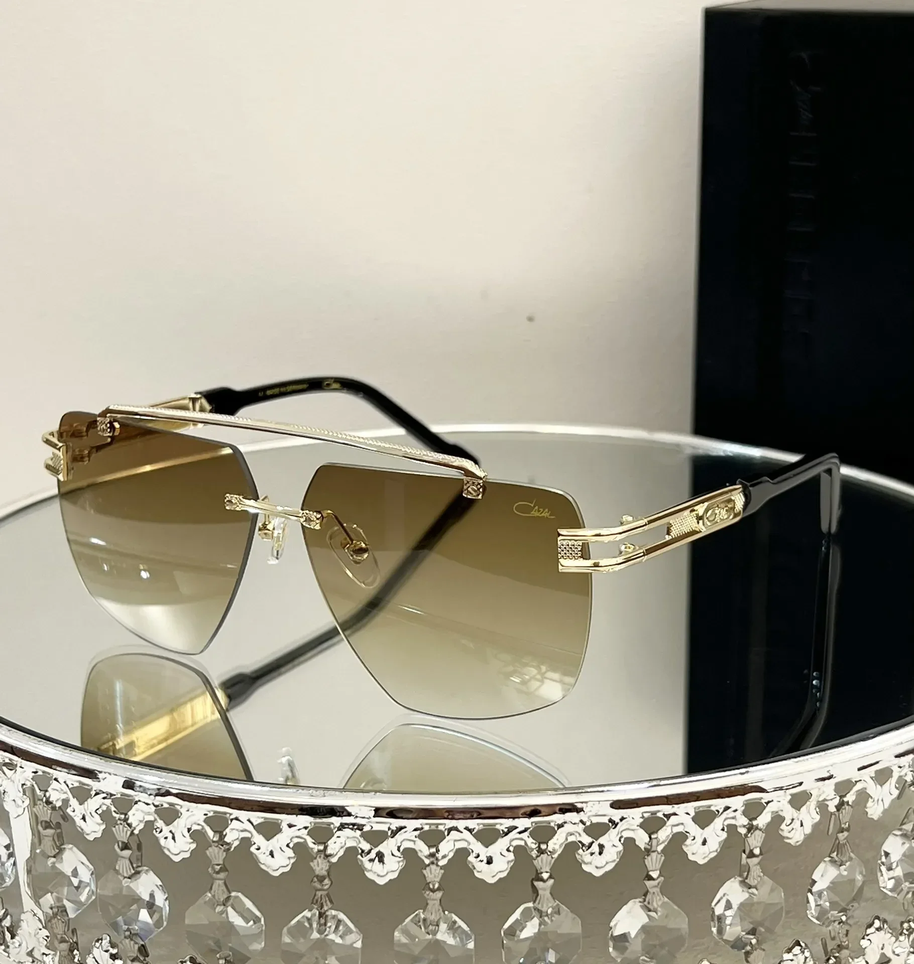 

2024 Stylish Luxury Leisure Anti Glare Driving Men Durable Cool Sunglasses Fashion Retro Gradient Frameless Eyewear Sunglasses