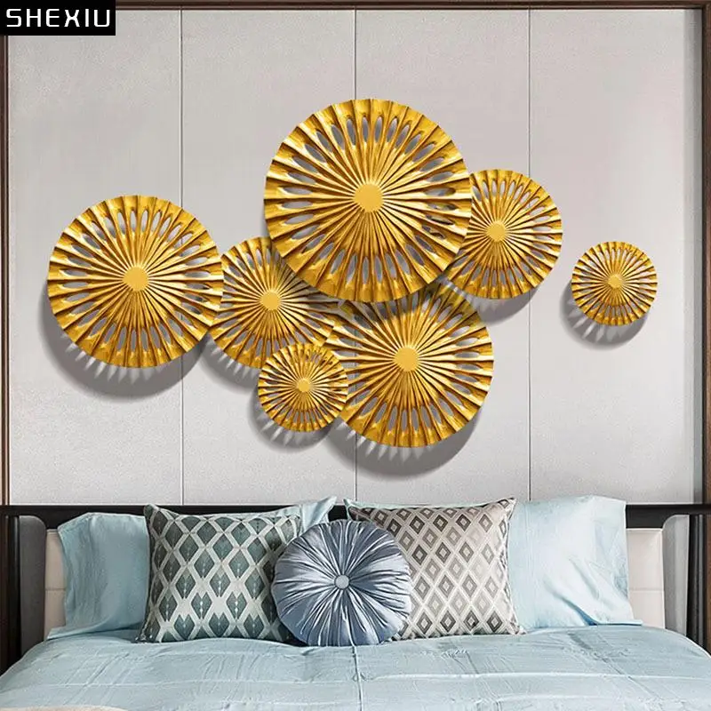 

Hollow Golden Flower Wall Hanging Ornaments Aesthetic Room Decor Backdrop Display Crafts Pendants Home Decoration Accessories