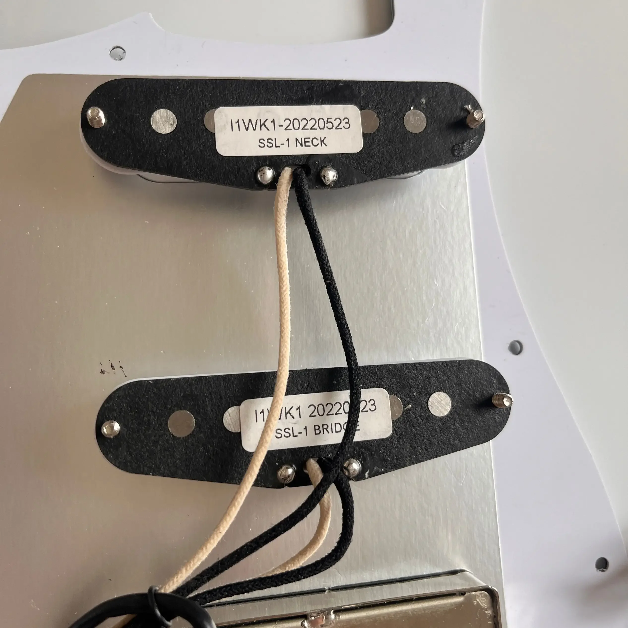 HSS Prewired Loaded ST Pickguard Chrome Alnico 5 Humbucker Pickup 2 Single Cut Way Coil Split Switch Guitar Accessories