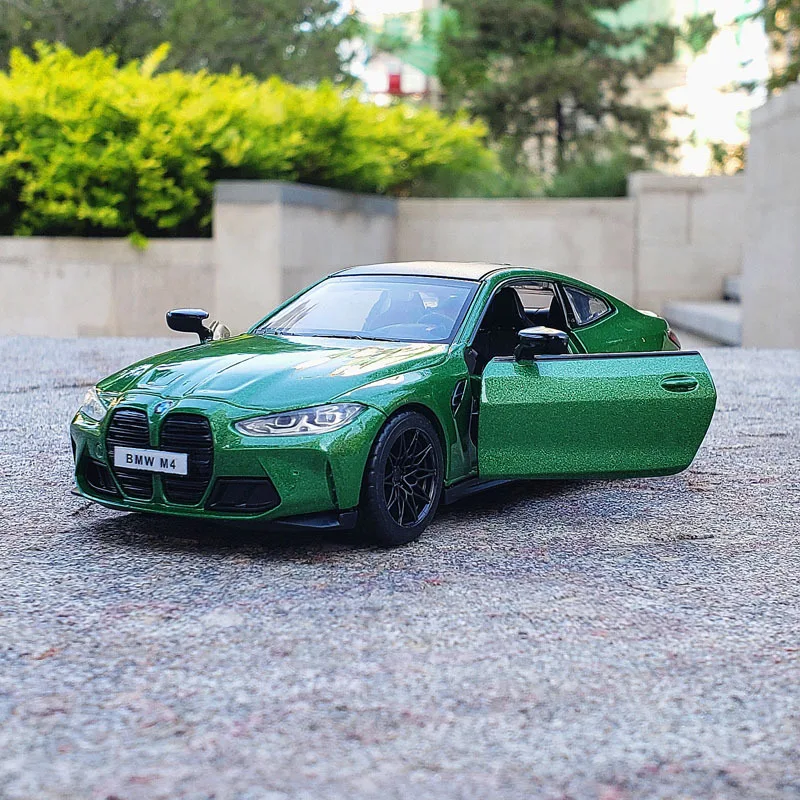 1:32 BMW M4 IM G82 Supercar Alloy Car Model With Pull Back Sound Light Children Gift Collection Diecast Toy Model