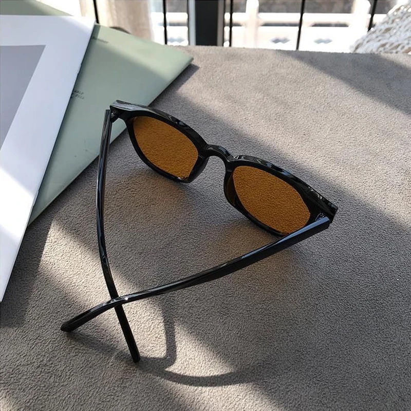 

Retro Sunglasses For Woman Man Black Round Frame Sunglasses Trendy Styling Classic Design Minimalist Colorway Uv400 Eyewear