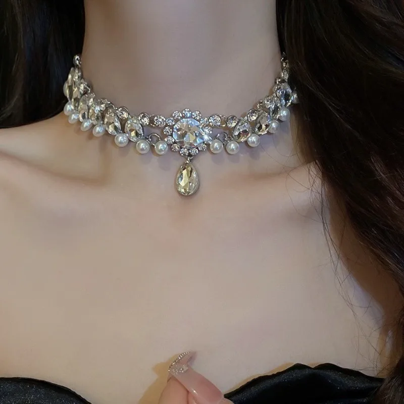New Temperament Full of Crystal Shiny Water Drop Pendant Necklace for Women Luxury Pearl Collarbone Chain Jewelry Accessories