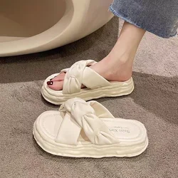 2024 New Women's Slippers Thick Sole Sandals Summer New Matsuda Versatile Fairy Style Anti Slip Soft Sole Beach Cross Slippers