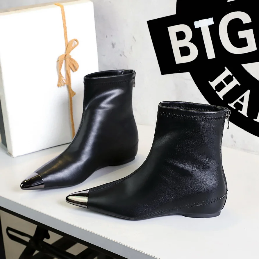 

Винтажные европейские и американские женские ботинки на низком каблуке с внутренней высотой, заостренной головкой и железной головкой, короткие женские ботинки-трубы, короткие сапоги