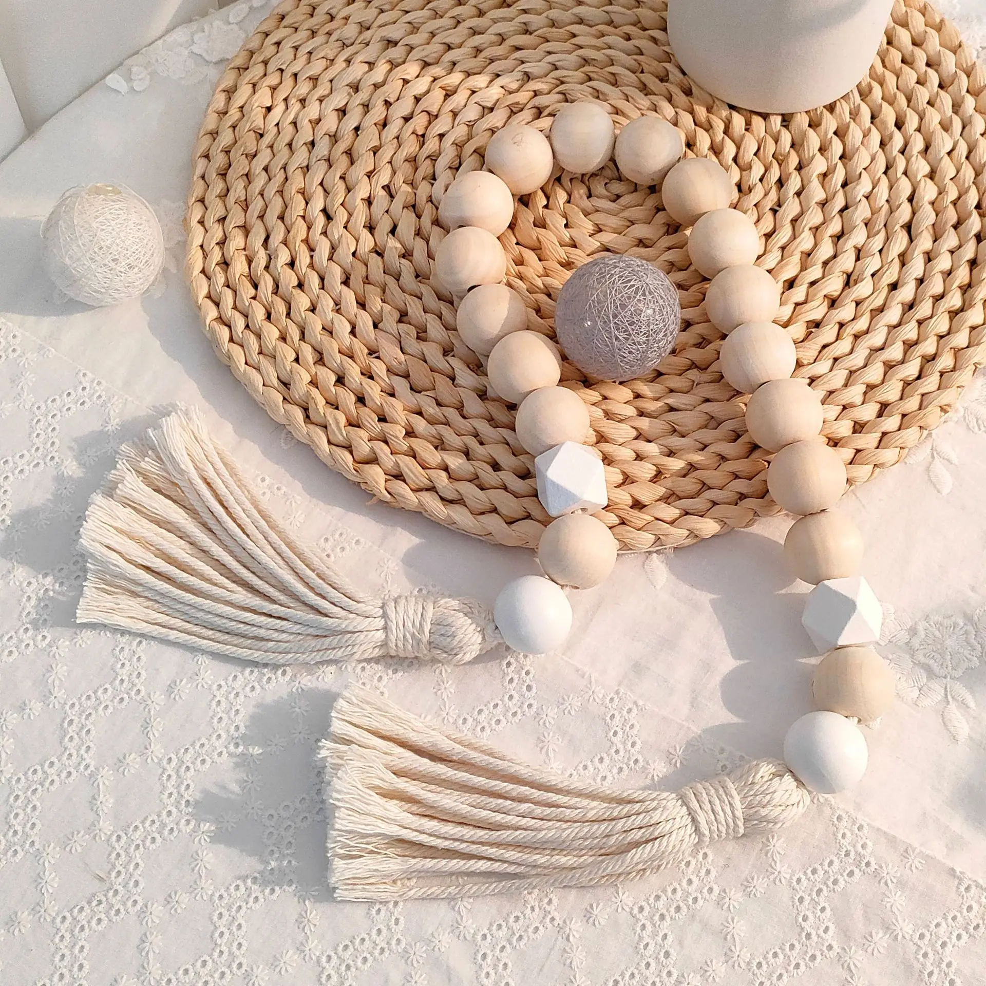 Ornements suspendus en perles et pompons de style nordique pour la décoration de la maison, du salon, de la cheminée, guirlande de décoration murale