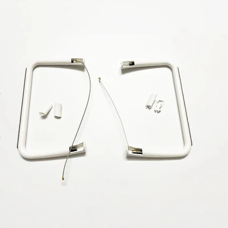 Rechtes und linkes Fahrwerk und Abdeckungen für die Reparatur von DJI Phantom 4 RTK-Drohnen