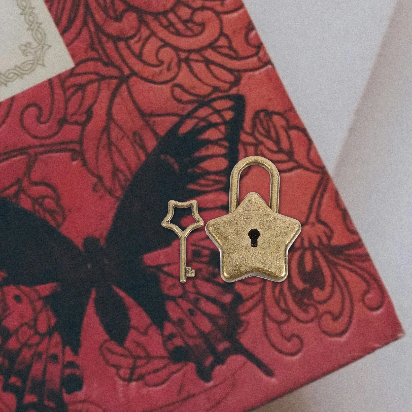 1Set Star Shaped Padlock for Diary Notebook Five-Pointed Star Mini Lock with Key Zinc Alloy Wear Resistant Secure Small Backpack