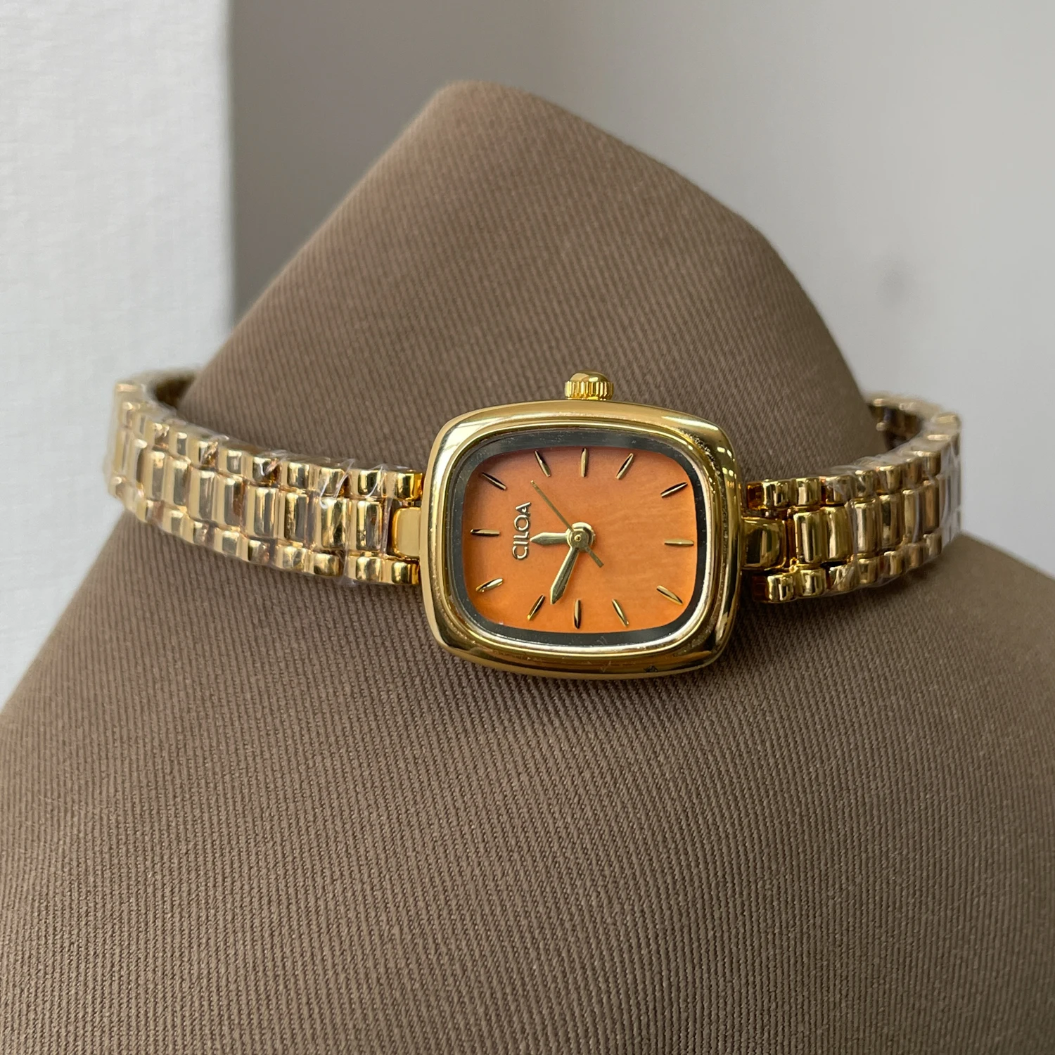 CILOA-Women Retro Square Gold Watch, Caramel Orange Dial Thin Gold Band Quartz Wristwatch-617