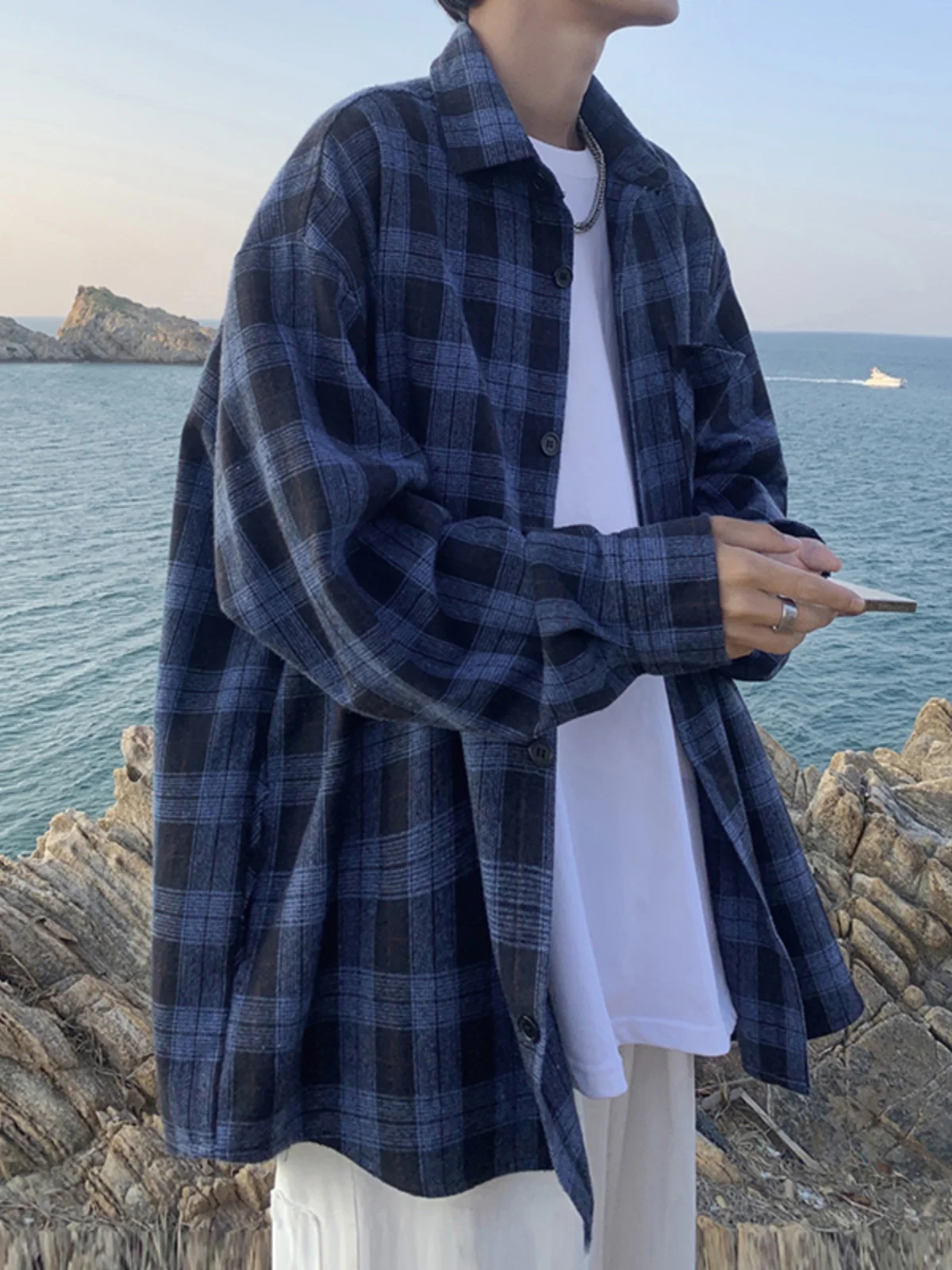 

Loose Long Sleeve Plaid Shirt Jacket for Men American Retro Lazy Style Spring New Men's Top Button Design No Iron Treatment