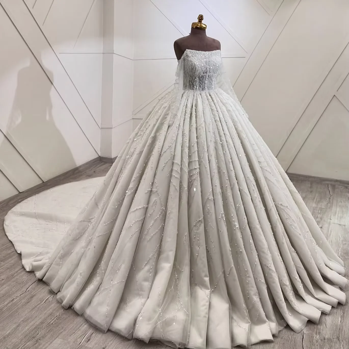 Luxury Strapless Straight Neck Wedding Dress Heavy Beaded Ball Gown Bridal Gown Custom Made Custom Size Vestidos de Novia