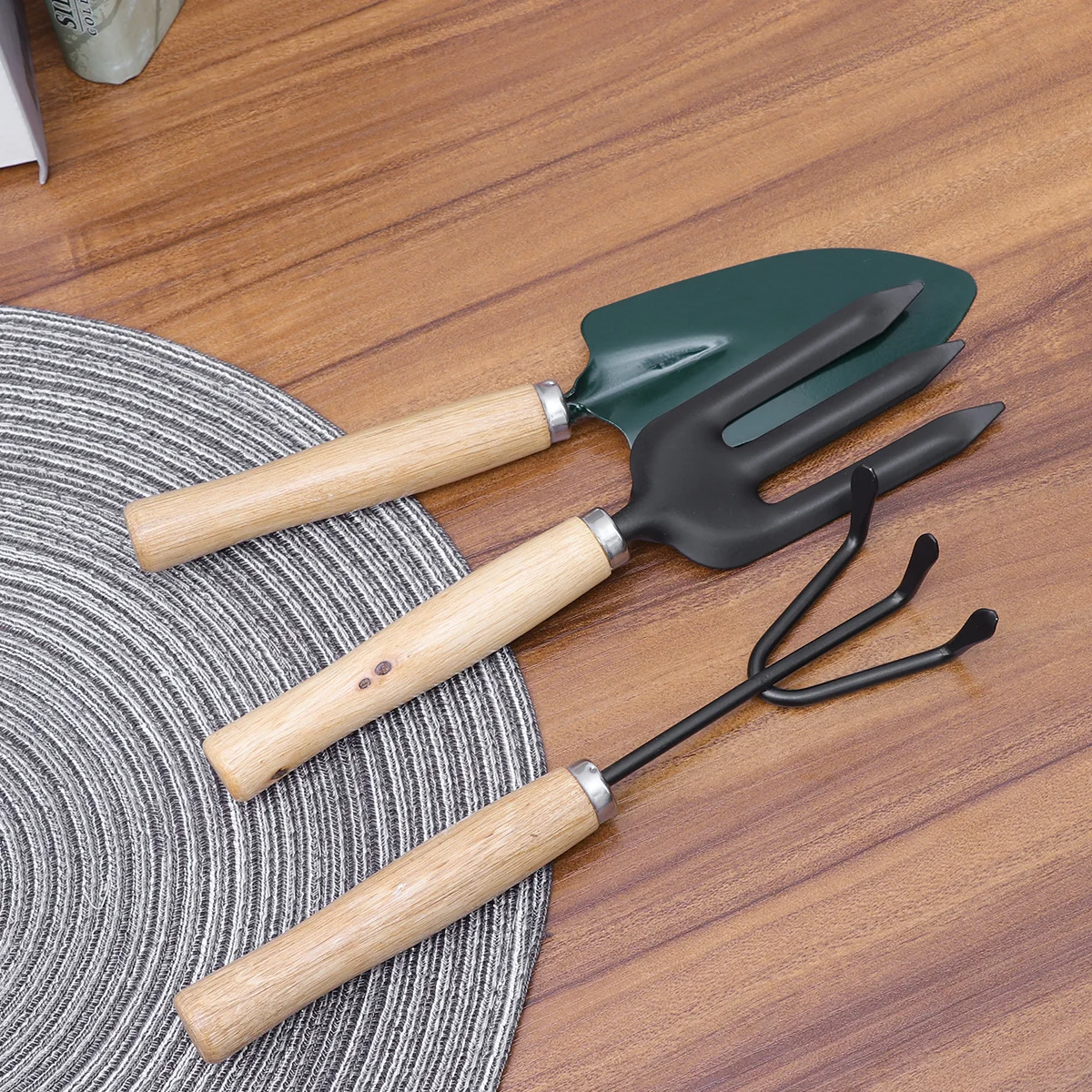 

3Pcs Gardening Tools Set Gardening Shovel Small Garden Rake and Hand Trowel Mini Indoor Garden Tools for Plants (Random Co