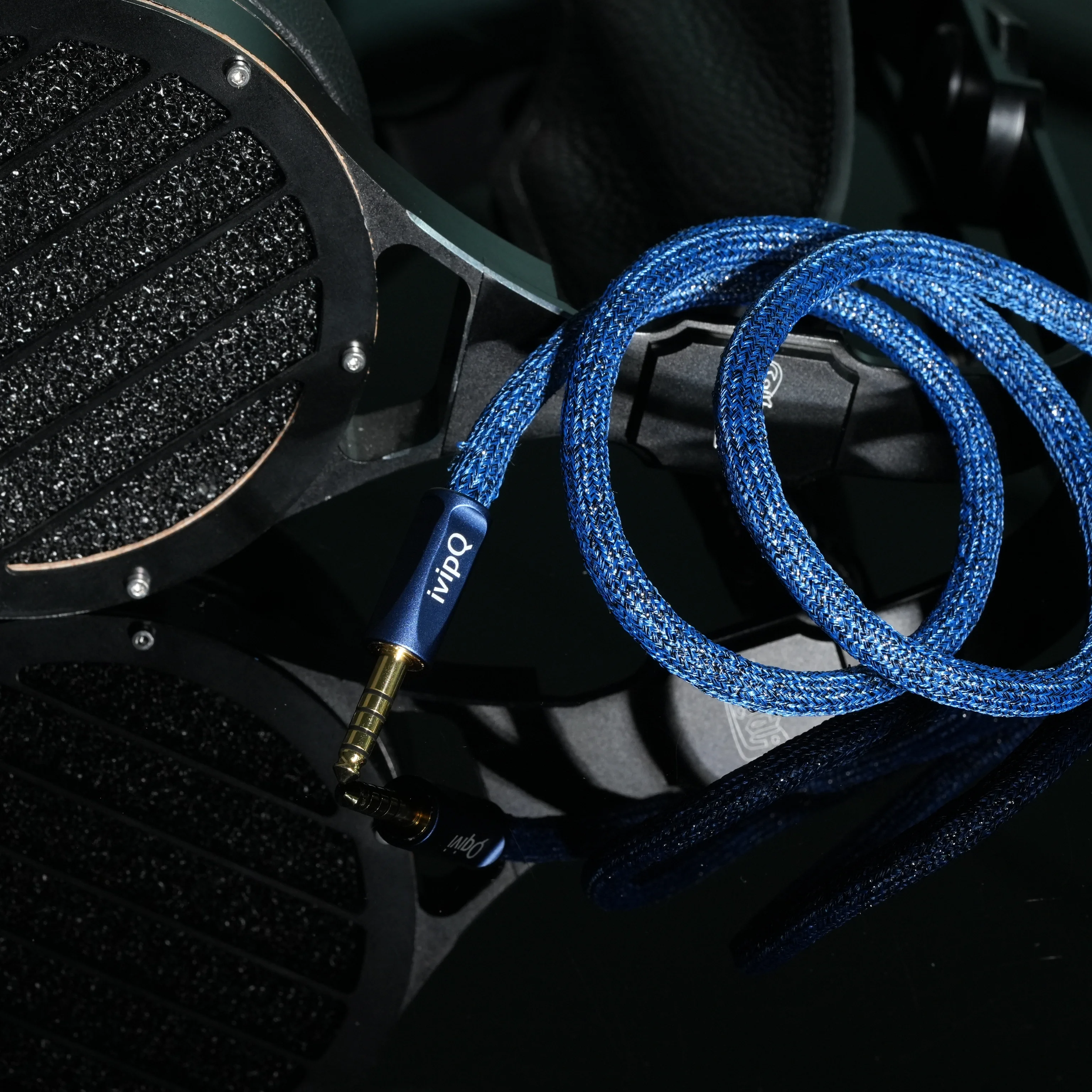 ivipQ-565 HIFI Earphone upgrade cable Multi-layer shielding Stronger anti-interference signal Cleaner clearer sound