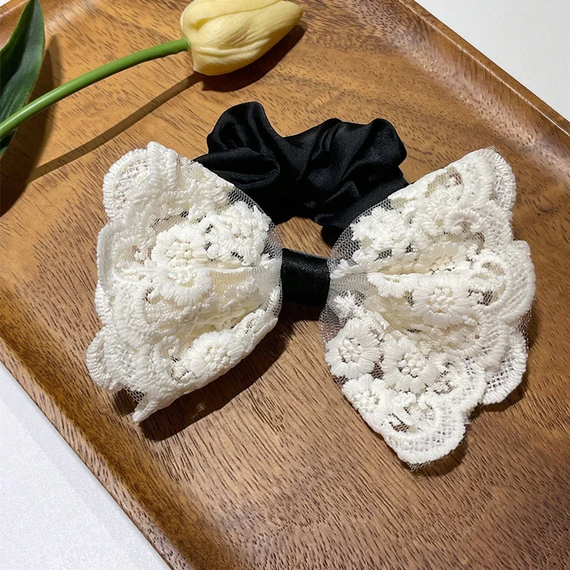 ربطة شعر أنيقة بفيونكة من الدانتيل للنساء والفتيات ، سكرونشي من القماش ، لهجات الفراشة والقوس ، حامل ذيل حصان مرن ، أبيض أنيق