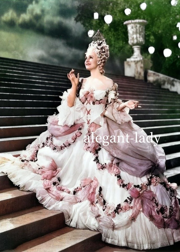 Luxe Pluizige Victoriaanse Avondjurken Witte Koningin Avondjurken Ingelegd Bloemen Kant Steampunk Corset Prom Custom Gala Jurk