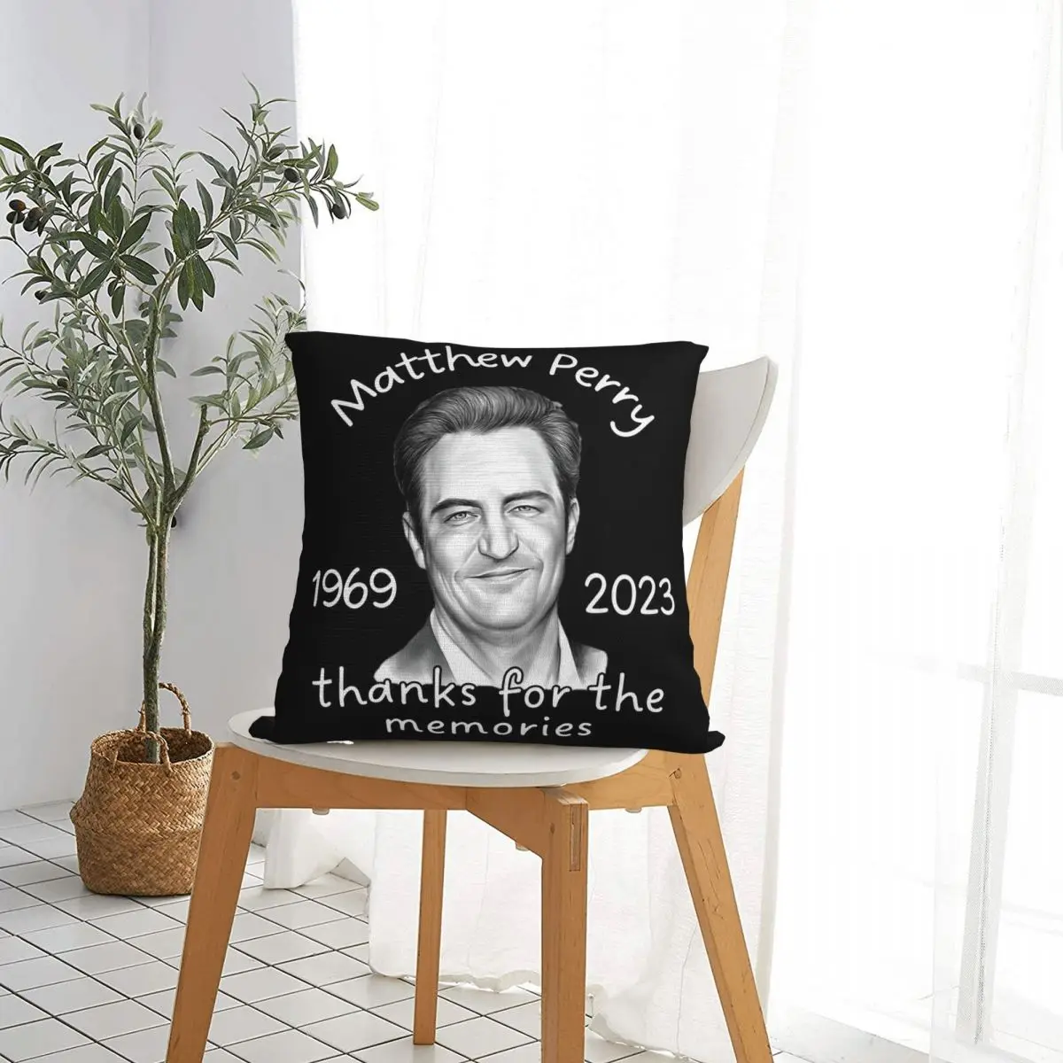 Chandler Bing Memoriam Matthew Perry Square Pillowcases Polyester Couch Cushion Cover Cute Home Decoration Throw Pillow Case