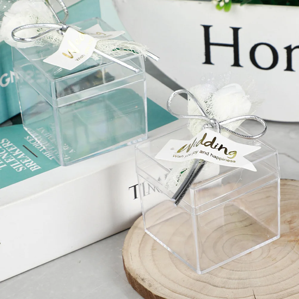 Ногти-наклейки с Hello Kitty и декоративными элементами