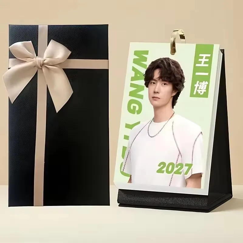 2027 Wekelijkse Kalender Wang Yibo 2027 Kalender Perifere Desktop Ornament Fanondersteuning Cadeaucollectie Bureaukalender