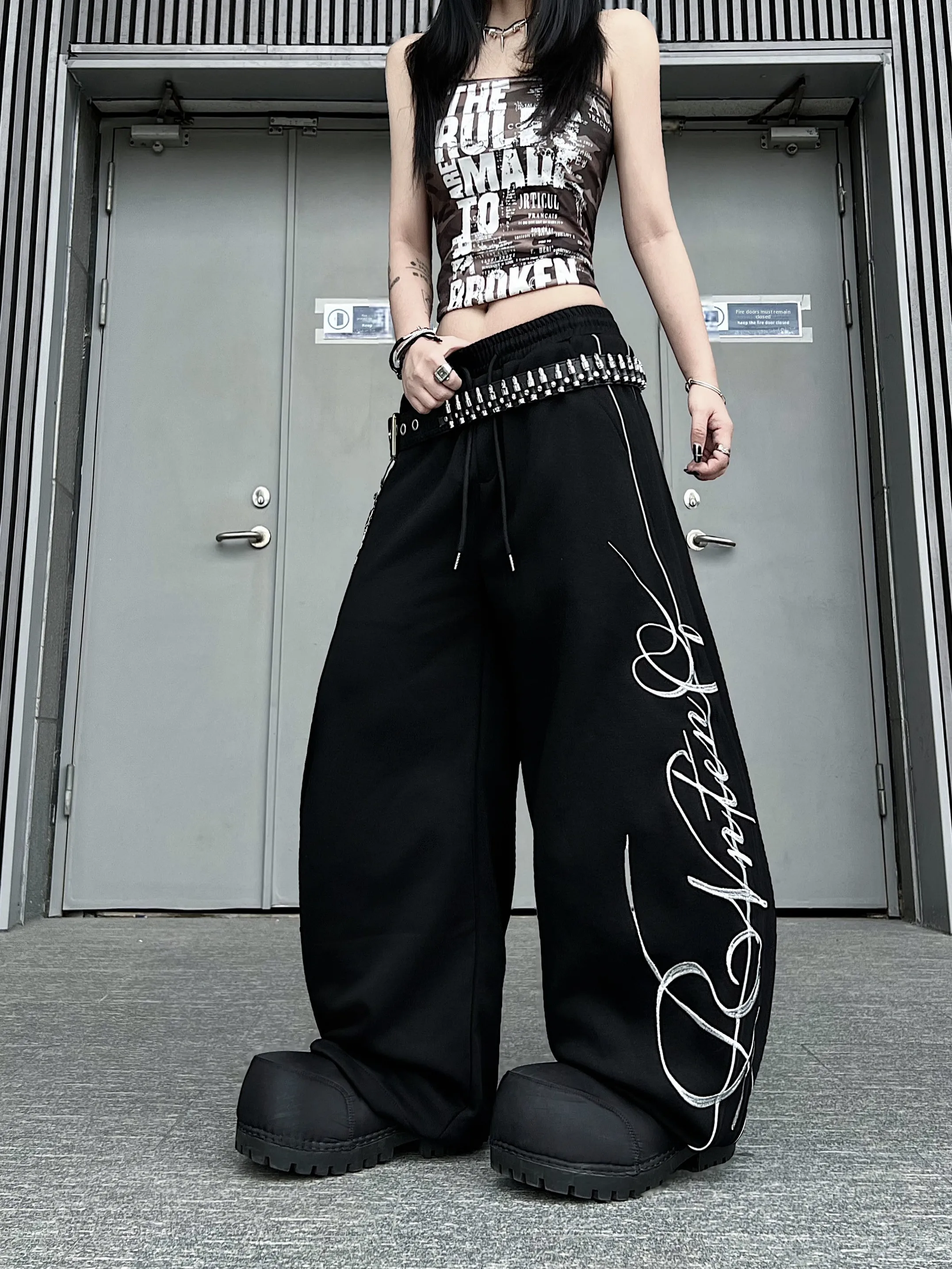 

American Streetwear Letter Embroidery Wide Leg Casual Pants Loose Drapey Dancing Trousers Knife ape ket l Waist