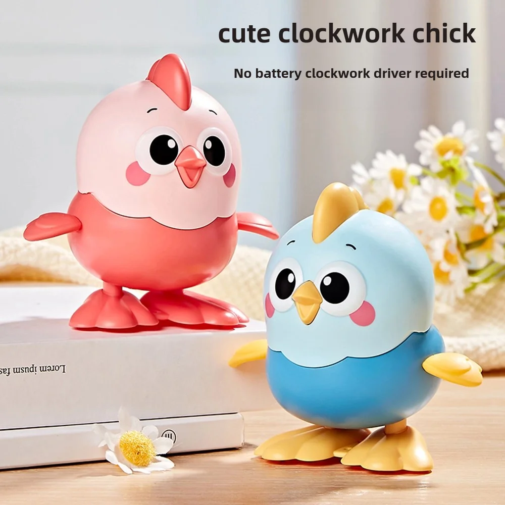 Nuovo cartone animato in movimento per bambini che salta piccolo pollo giallo giocattolo a carica per neonati, pollo giocattolo a carica, divertente piccolo animale a carica realistico che può spostare, correre e imparare a gattonare per bambini da 1 a 2 anni