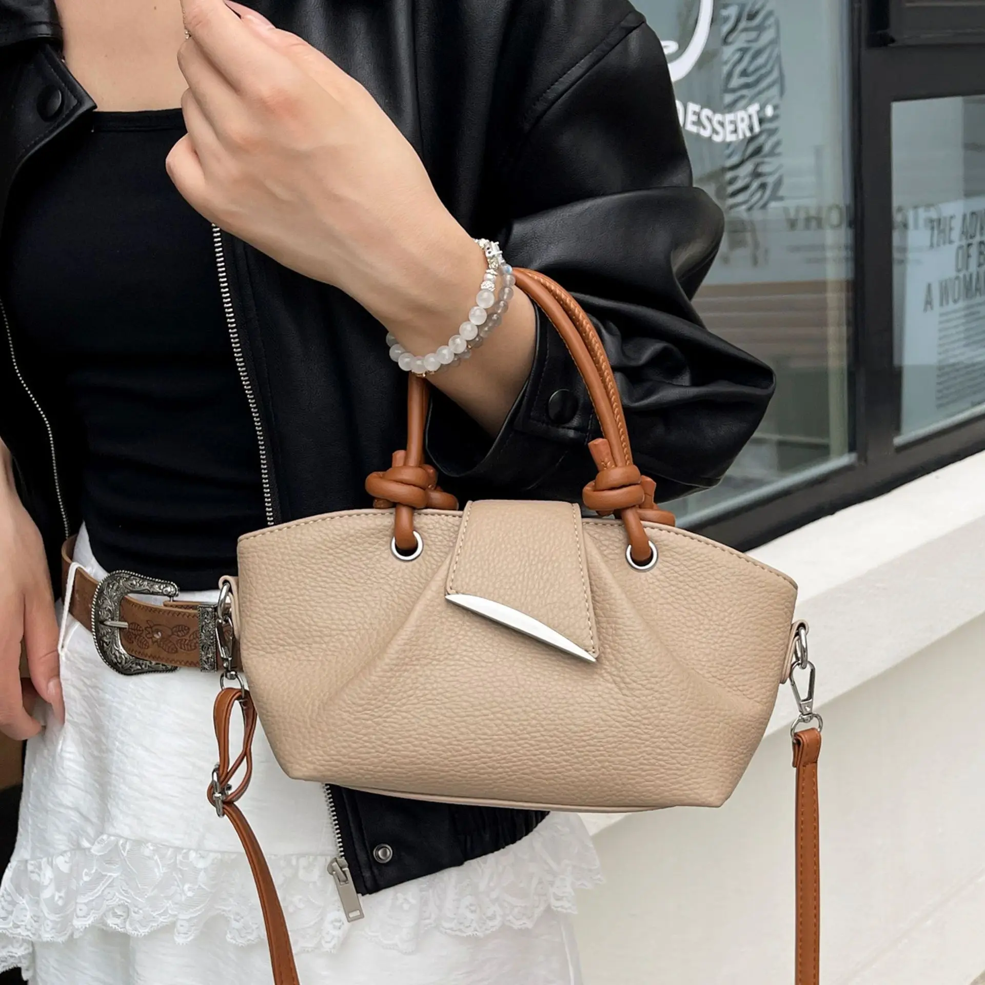 

2025 Women's Vintage Shoulder Bag, Genuine Leather Multi-way Crossbody Tote, Large Capacity Purse for Work Commute & Daily Use