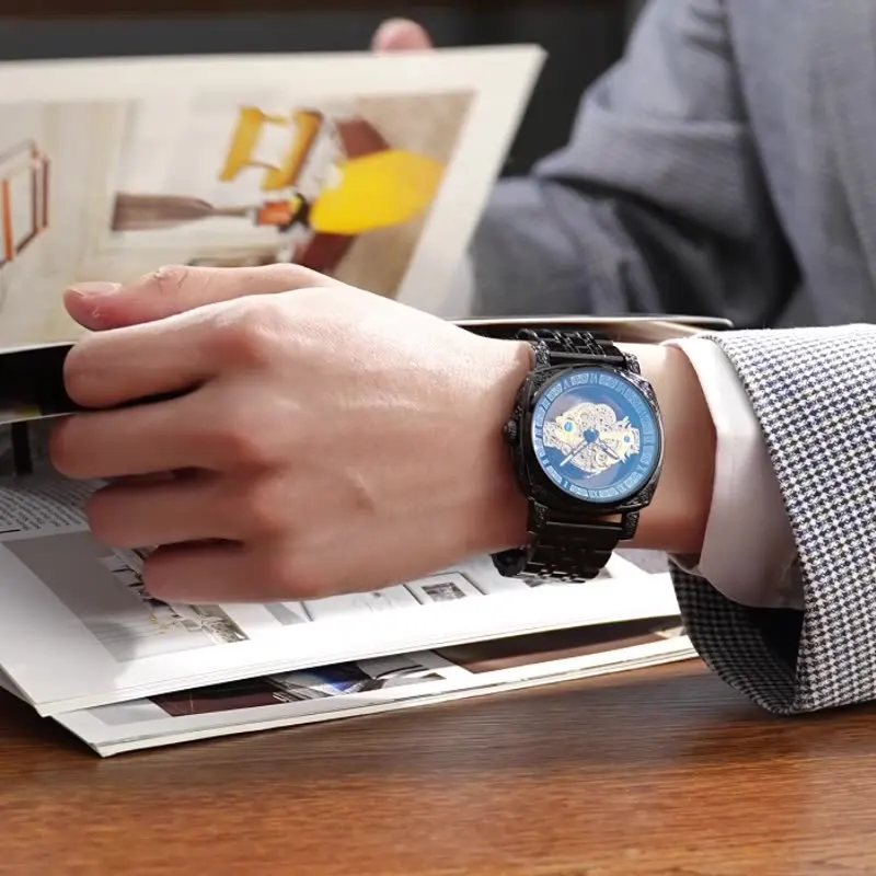 メンズ腕時計スポーツレトロ彫刻本革ステンレス鋼トゥールビヨン防水中空男性ファッションクォーツ時計ギフト