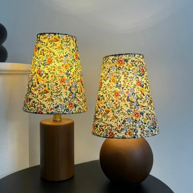 

Iron LED Table Lamp Indoor Bedside Desktop Desk Lamps Retro Tricolor Minimalist Mood Light Home Decoration Accessories Lights