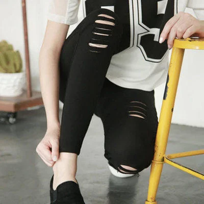 Black Women's Skinny Leggings Pants Torn Hole Poor Man's Pants Outerwear Nine Points Autumn New Style Base Layer Pants