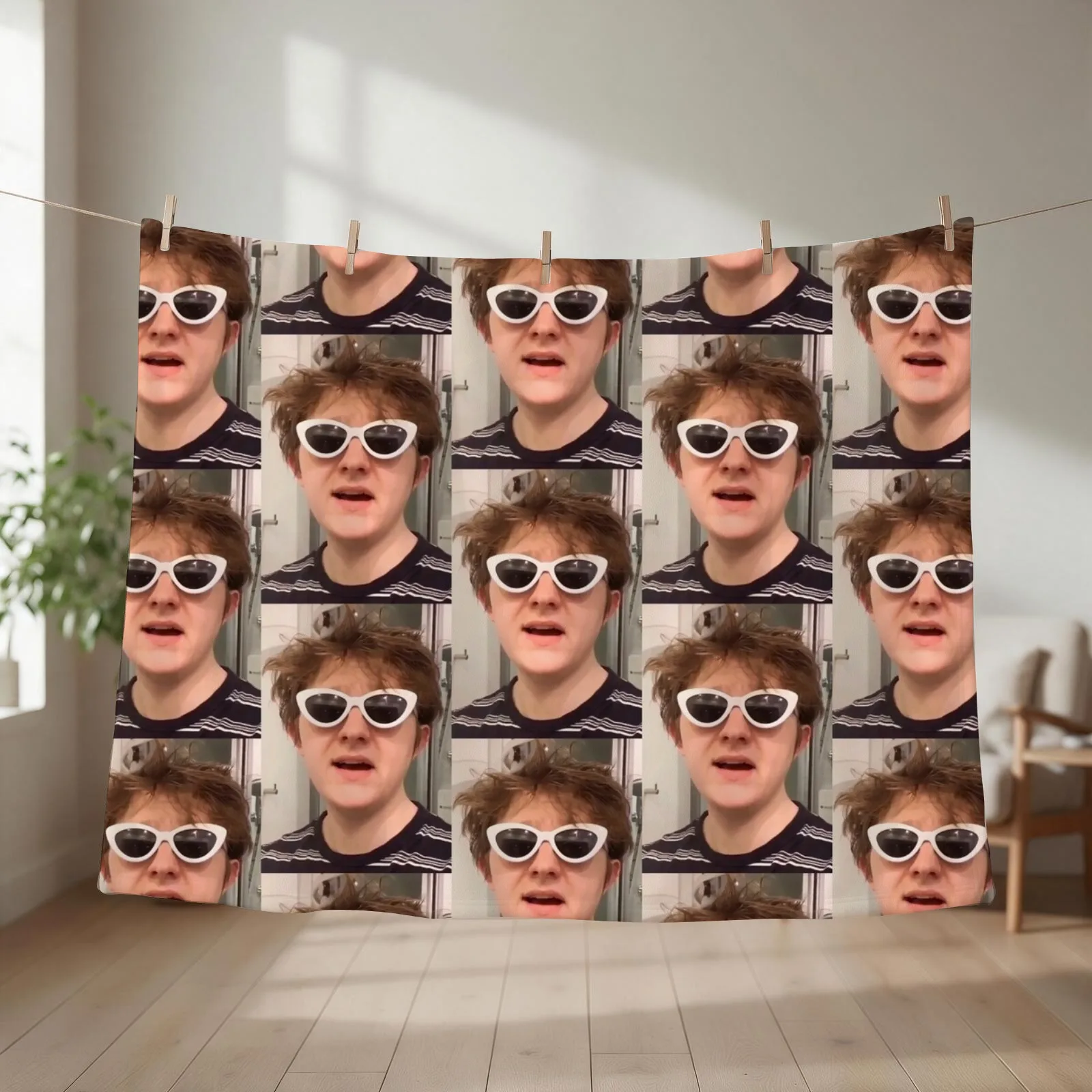 Lewis Capaldi - Sunglasses 2 Throw Blanket christmas decoration Fashion Sofas Thermals For Travel Furrys Blankets