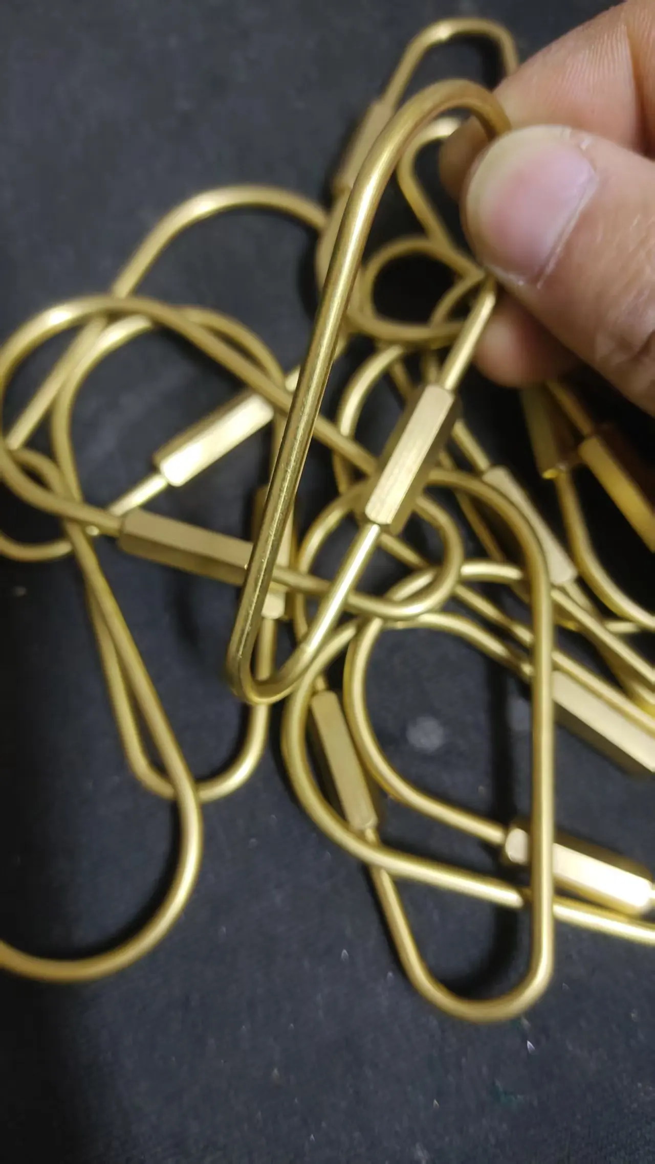 

индивидуальный заказ на 12-х шт. брелок-карабин с винтовым замком и каплями воды