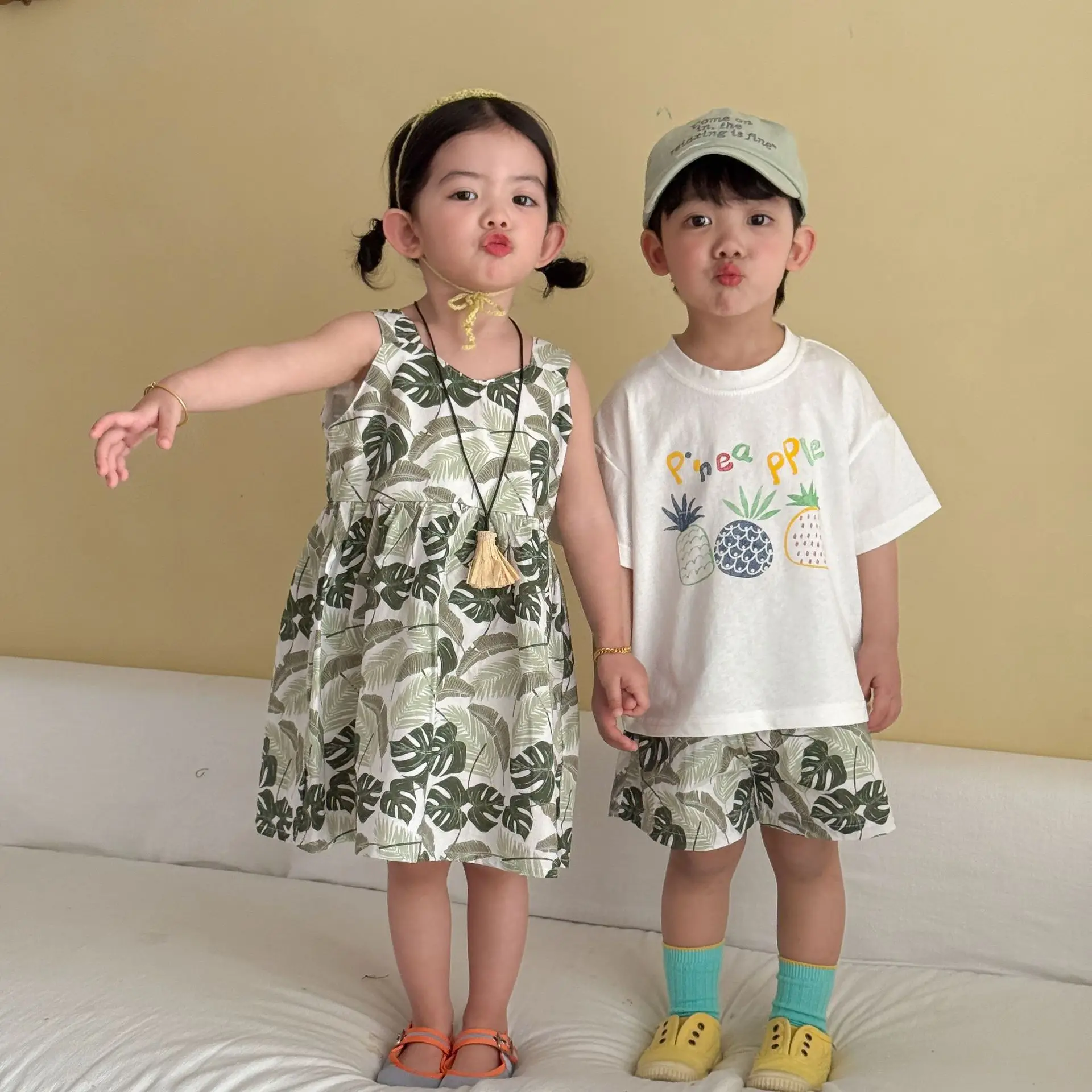 

2026 Summer New Boys Short Sleeve Cartoon T Shirts + Shorts 2pcs Suit Kids Girls Vacation Vest Dress Brother Sister Outfits