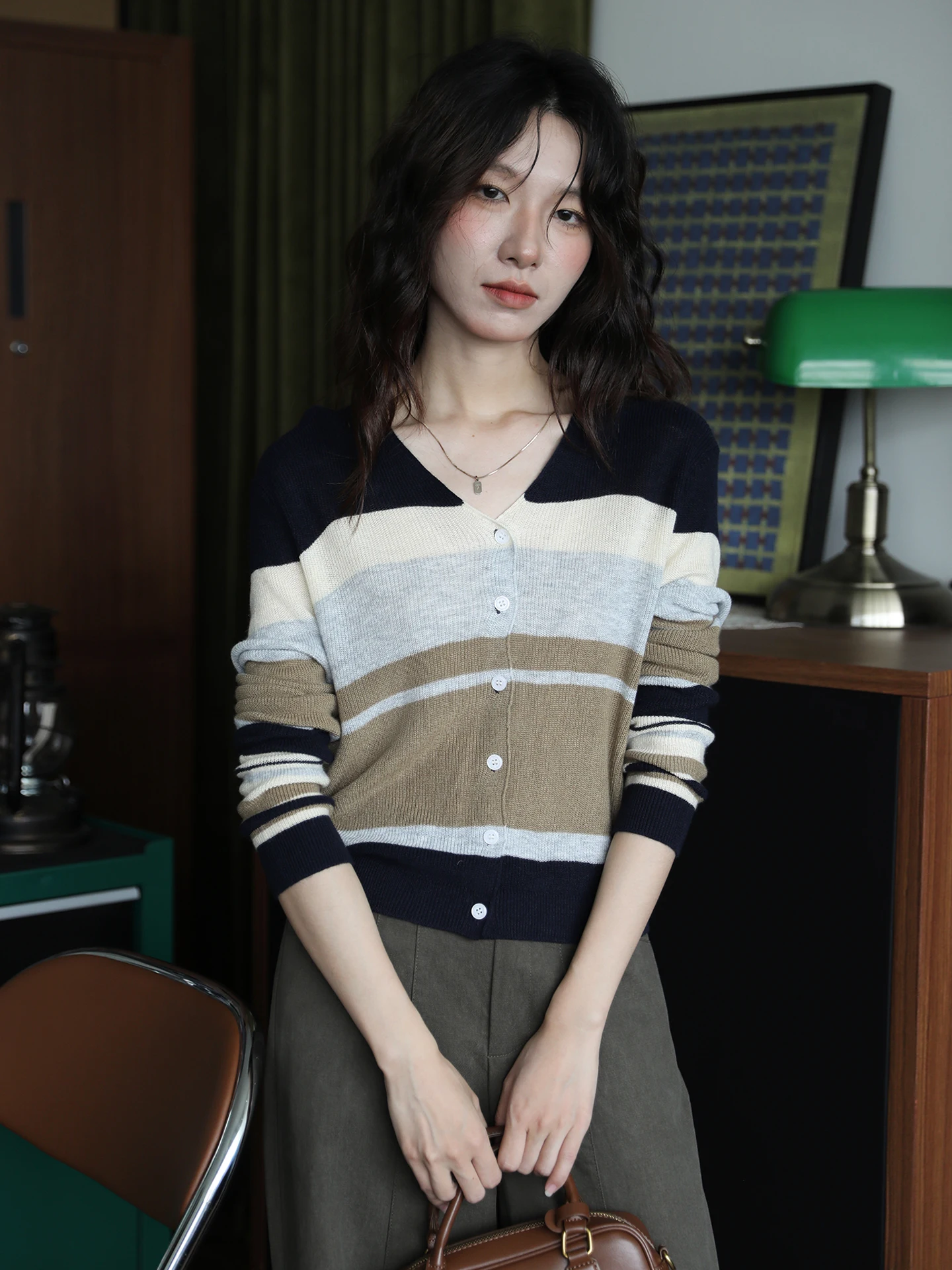 

Faionable Striped Color Blo Soft round Ne Knitted Cardigan Versatile Simple Design Autumn Winter New Sle Women's Top