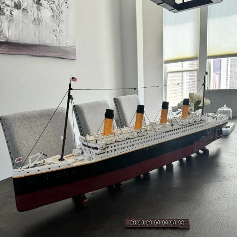 1.35M Large Titanic Cruise Ship 9090Pcs Building Bricks Steamship Model Bricks Fit 10294 Christmas Birthday Gift Home Decor